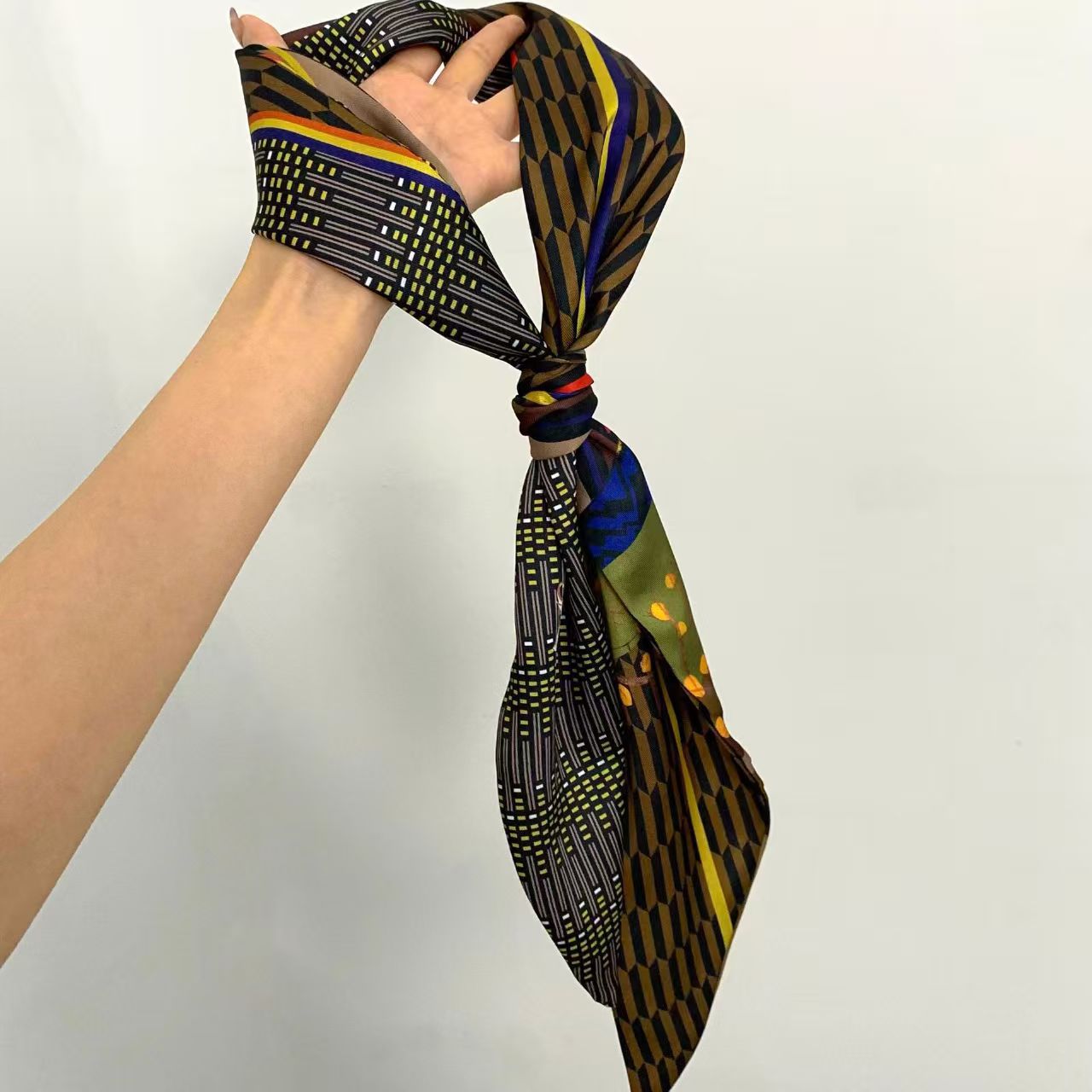 Lenço de Seda Luxuoso Estampad - Women Bags H&M avaliação e preço